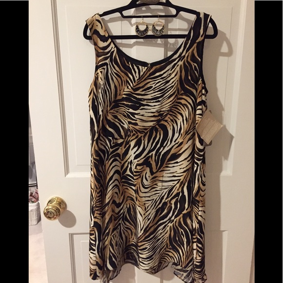 Jones New York Dresses & Skirts - Jones New York Filmy Silk Dress with Leopard Style